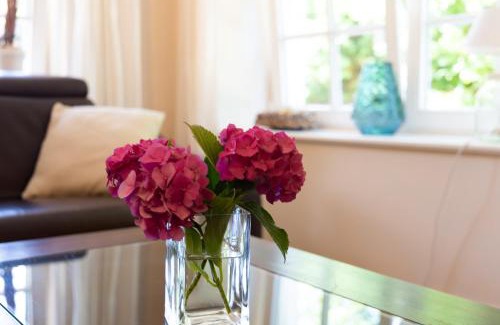 Ostseebad Ahrenshoop House | Relax at Künstlerhaus Rosenthal: Pet & Child Friendly Stay