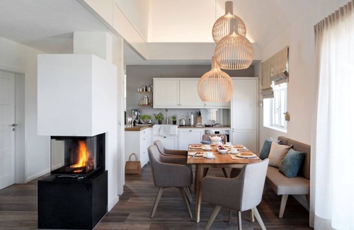 Nieby House | Experience Künstlerkate Sommerbrise with Oceanfront Views