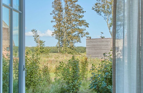 Nieby House | Seaside Retreat: Künstlerkate Unter Reet with Lake Views