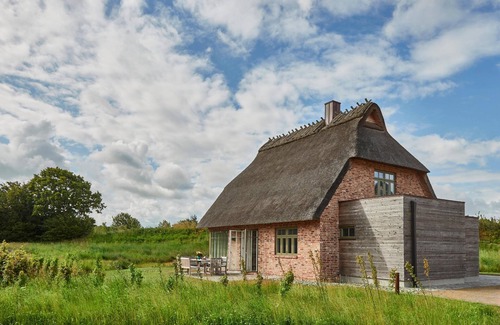 Nieby House | Enjoy Breathtaking Views at Künstlerkate Wildpferd