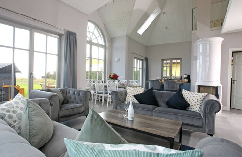 Thiessow House | Ocean View Retreat at Küstenhus Klein Zicker Ferienhaus
