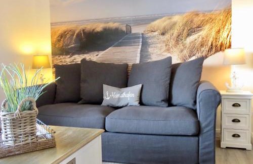 Groemitz Apartment | Oceanfront Küstenliebe Grömitz: Pet-Friendly Getaway