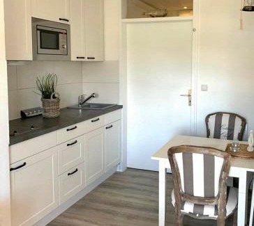 Groemitz Apartment | Oceanfront Küstenliebe Grömitz: Pet-Friendly Getaway
