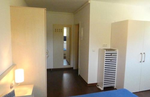 Gelbensande Apartment | Child-Friendly Küstenzimmer II with 8.4/10 Guest Ratings