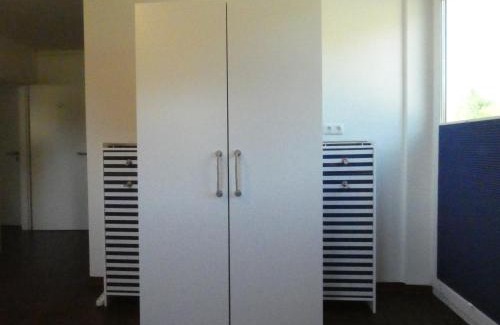 Gelbensande Apartment | Child-Friendly Küstenzimmer II with 8.4/10 Guest Ratings