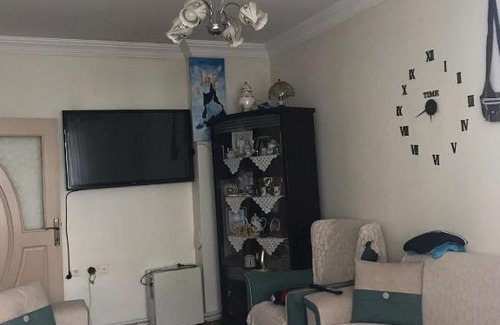 Gaziosmanpasa House | Cozy KıRıK: Pet and Child Friendly Retreat