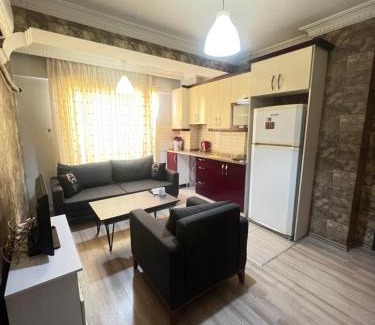 Buca Apartment | Budget-Friendly Kızıl Apart: Pet and Child Friendly Stays