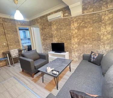 Buca Apartment | Budget-Friendly Kızıl Apart: Pet and Child Friendly Stays