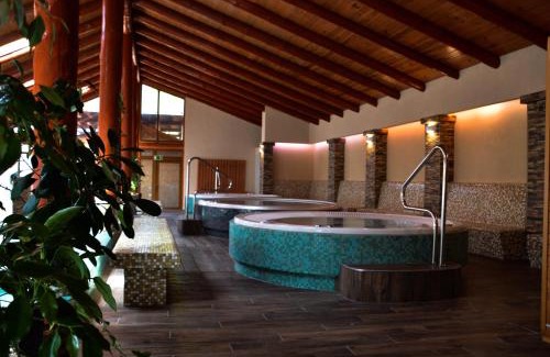 Nagyhuta Hotel | Discover Kőkapu Vadászkastély: Family-Friendly Hotel & Spa