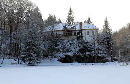 Nagyhuta Hotel | Discover Kőkapu Vadászkastély: Family-Friendly Hotel & Spa