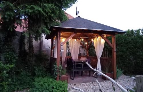 Horvatzsidany House | Pet-Friendly Kőszeghegyalja Vendégház with Ocean Views