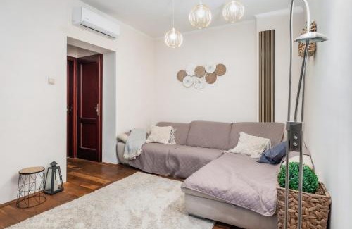 Kismaros House | Tranquil Escape at Kőszikla Vendégház – 4-Star Haven!