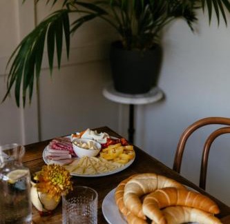 Koveskal House | Experience Kővirág Panzió: Guest Rated 9.3 with Breakfast