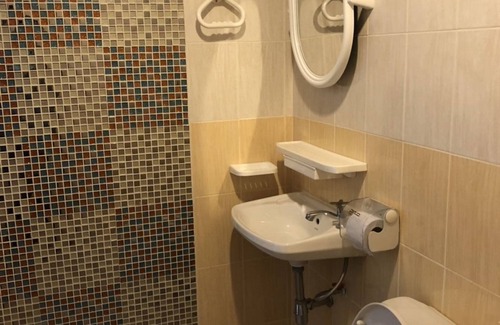 Nai Wiang House | Budget-Friendly Stay at K 1 Inn with Family Amenities