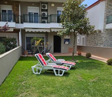 Nikita Apartment | Cozy K&B House: Pet-Friendly Oceanfront Retreat