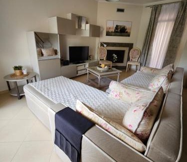 Nikita Apartment | Cozy K&B House: Pet-Friendly Oceanfront Retreat