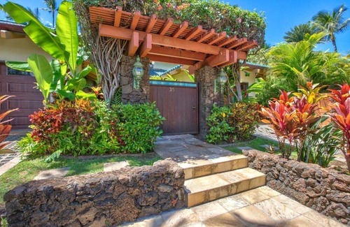 Historic Lahaina Front Street House | Seaside 5BD Estate with Ocean View and Family Amenities