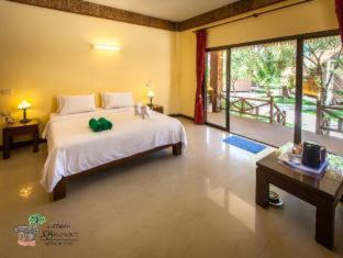 Ko Chang Resort | Relax at K.B. Resort: Oceanfront Bliss and Family Fun