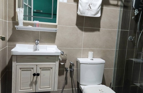 Penampang Hotel | Budget-Friendly K Hotel: Rated 9.2 with Family Amenities