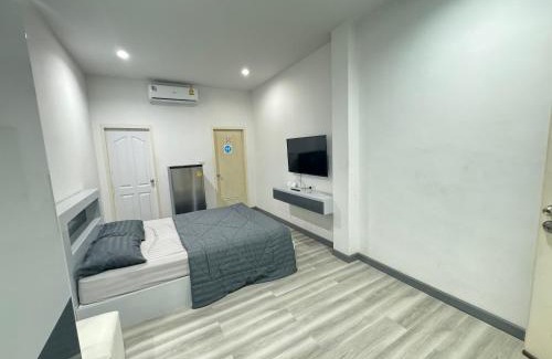 Bang Phli Apartment | Cozy K&K Apartment: Child-Friendly Comfort Awaits You