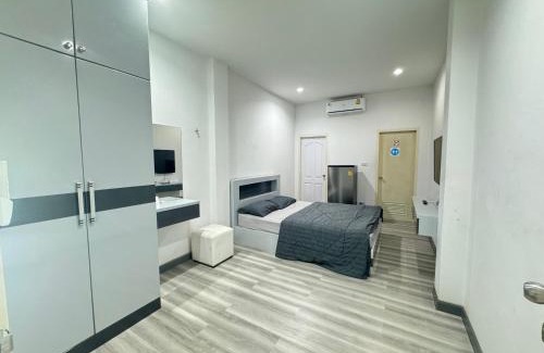Bang Phli Apartment | Cozy K&K Apartment: Child-Friendly Comfort Awaits You