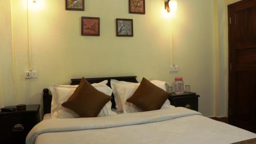 Sohra Apartment | Cozy K & K INN: Family-Friendly with Hot Tub & Breakfast