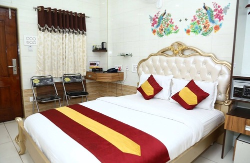 Gannavaram Hotel | Budget-Friendly K N Gupta Residency with Family Amenities