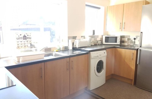 Southampton House | Pet-Friendly K Suites on Alder Road with Free Parking