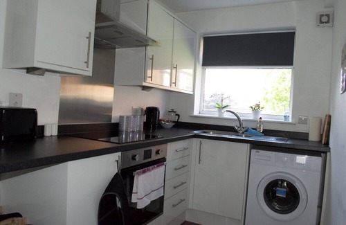 Hinckley Apartment | K Suites - 2 Bed Apartment with Free Wi-Fi & Child Friendly