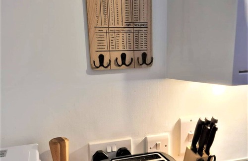 Hinckley Apartment | K Suites - 2 Bed Apartment with Free Wi-Fi & Child Friendly