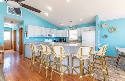 Kill Devil Hills House | Discover The Sweet Spot: Oceanfront, Pet-Friendly Retreat