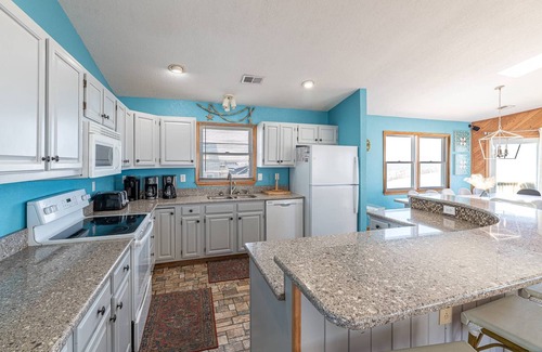 Kill Devil Hills House | Discover The Sweet Spot: Oceanfront, Pet-Friendly Retreat