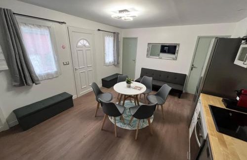 Bagneux House | Stylish K2 Maison: 15 Min to Paris with Family-Friendly Vibe