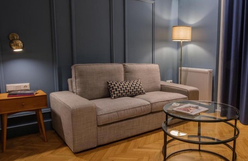 Exarhia Apartment | Top-Rated K23 Color Suites for Your Perfect Getaway