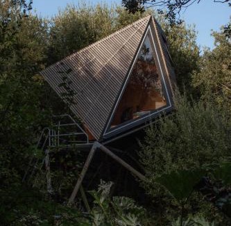 Tintagel House | Unique Treehouse Cabin with Hot Tub in Tintagel