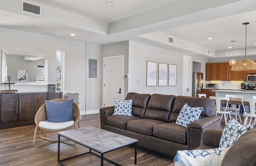 Granite Shoals House | Experience K5 Lakehouse: Waterfront Retreat with Hot Tub