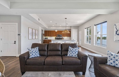 Granite Shoals House | Experience K5 Lakehouse: Waterfront Retreat with Hot Tub