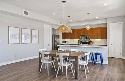 Granite Shoals House | Experience K5 Lakehouse: Waterfront Retreat with Hot Tub