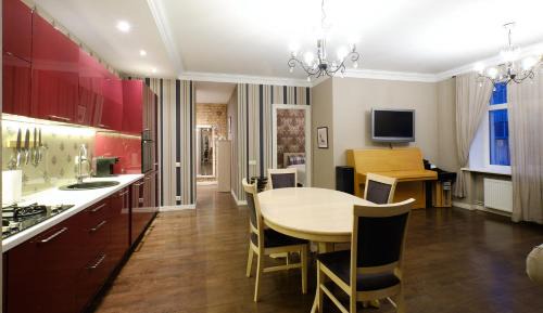 Maskavas Forstate Apartment | Stylish K777 2 Bedroom Suite - Family-Friendly Retreat