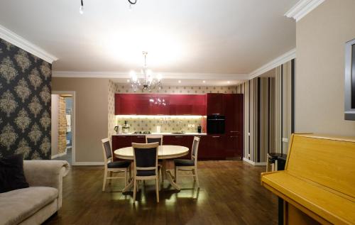 Maskavas Forstate Apartment | Stylish K777 2 Bedroom Suite - Family-Friendly Retreat