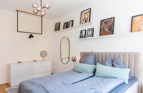 Kaßberg Apartment | Kaßberg Studio with Balcony: Family Friendly & Netflix Ready