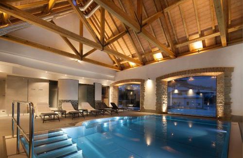 Vysny Kubin Hotel | Discover Kaštieľ Kubínyi: 4-Star Bliss with Oceanfront Spa