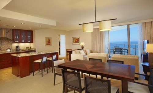 Waikiki Hotel | Unwind at Ka Laʻi Waikiki Beach - Guest Rated 9.3/10