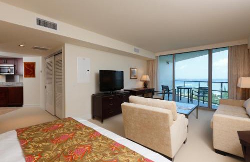 Waikiki Hotel | Unwind at Ka Laʻi Waikiki Beach - Guest Rated 9.3/10
