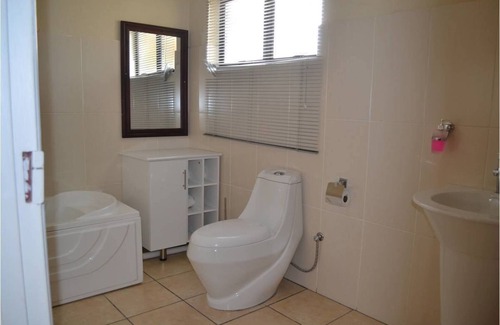 Teyateyaneng House | Cozy Ka Pitseng Guest House with Spa & Family-Friendly Amenities