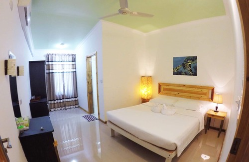 Guraidhoo House | Discover Kaafu Inn Guraidhoo: Family-Friendly Getaway