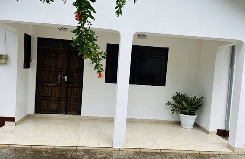 Arusha House | Welcome Home at Kaanyi Homestay with Pool & Breakfast