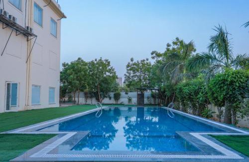 Gurugram Hotel | Relaxing Stay at Kaara Gurgaon with Pool & Family Amenities