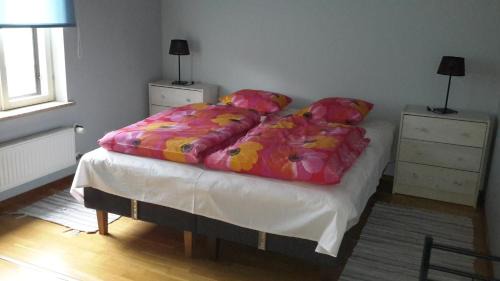 Viljandi House | Cozy Kaare Guesthouse with Ocean View & Hot Tub Amenities