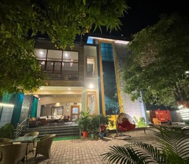 Varanasi Villa | Kaashi Flora: Premier 5-Bedroom Villa for Families & Pets